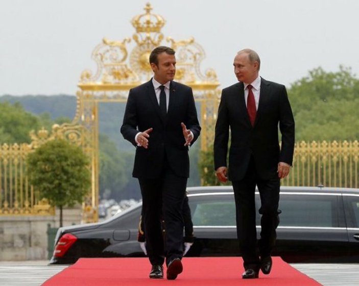 Putin ile görüşen Macron İdlib endişesini dile getirdi