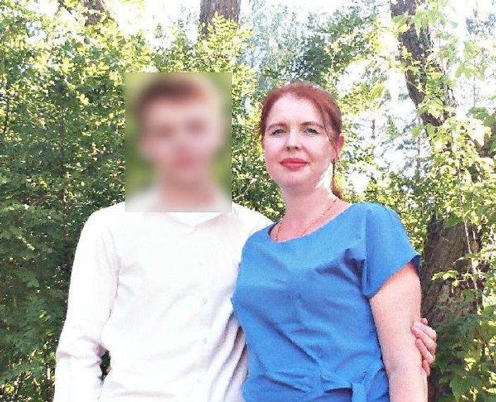 Rusya'da cinnet getiren genç ailesini katletti