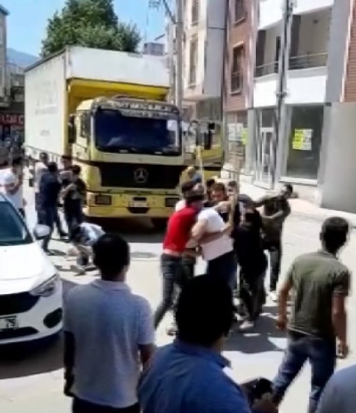 Bursa'da beşik kertmesi kavgası: 9 yaralı