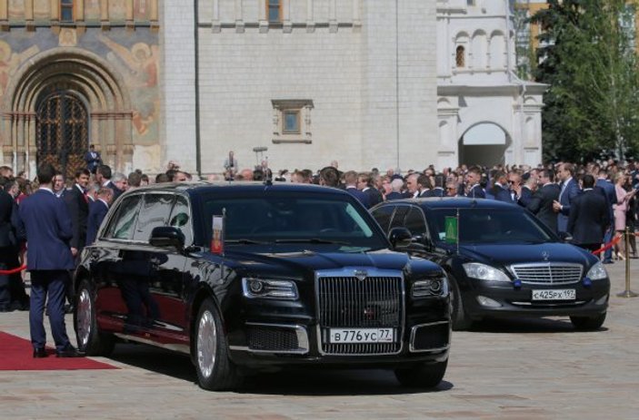 Putin'in yerli limuzini satışa çıktı