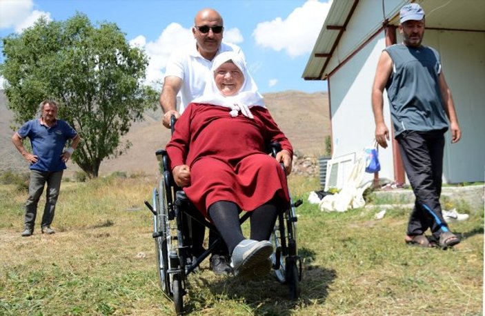 Erzurum'da engelli kadının evine yol açıldı