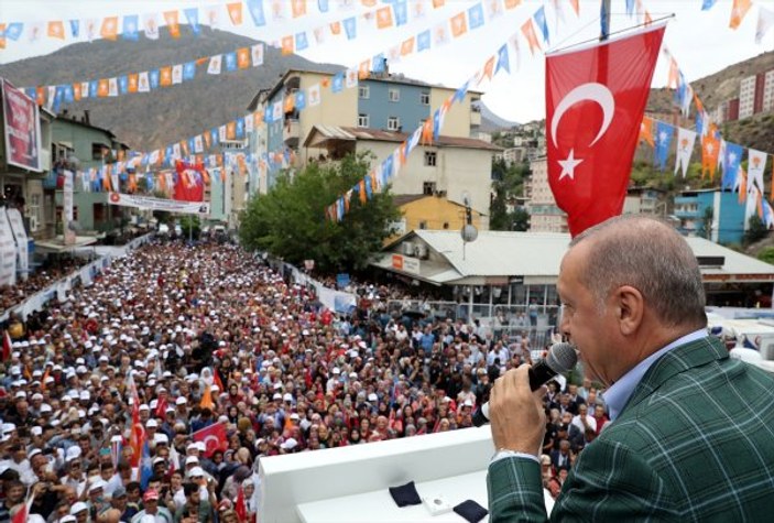 Cumhurbaşkanı Erdoğan, Yusufeli'deki yeni konutları inceledi