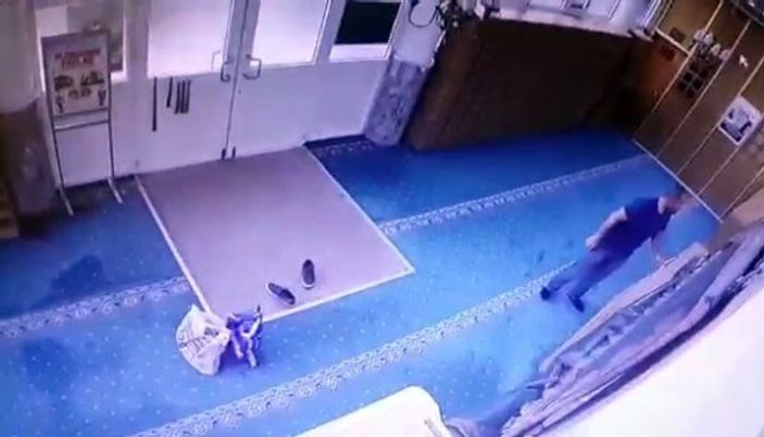 Kartal'da camilere dadanan kablo ve kapı sürgü hırsızı