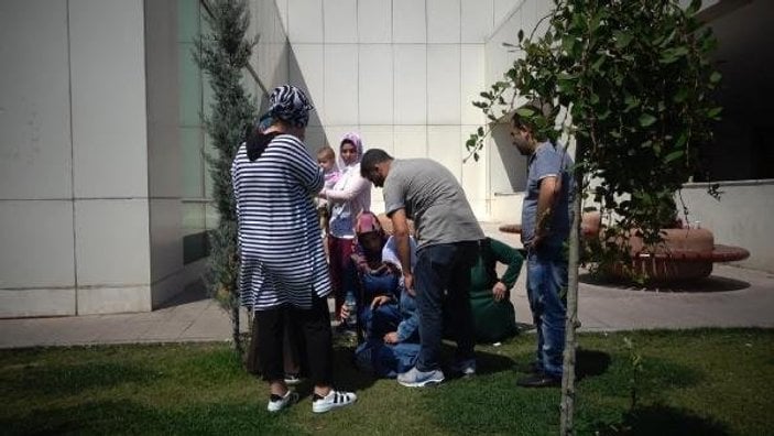 İstanbul'da 13 yaşındaki çocuğun boğazına makas saplandı