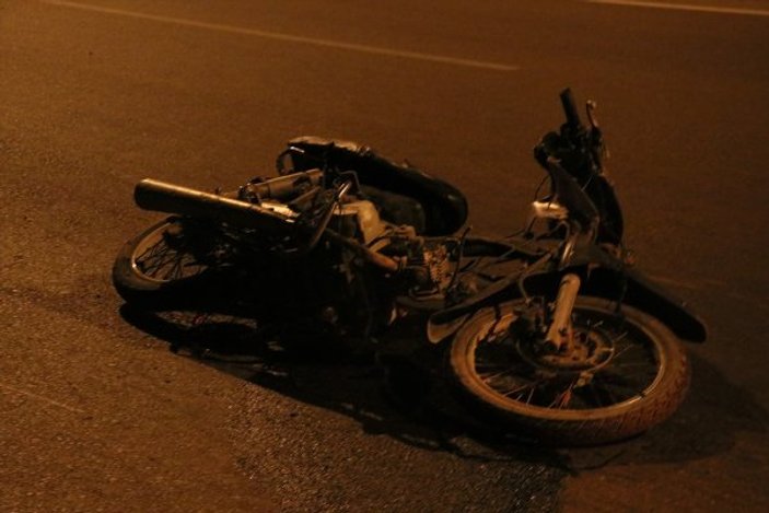 İzmir'de otomobilin çarptığı çift hayatlarını kaybetti
