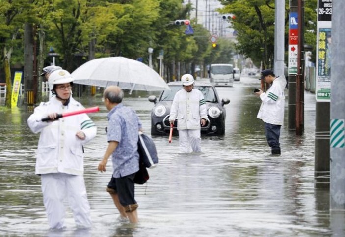 Japonya’da sel felaketi: 1 ölü, 2 yaralı