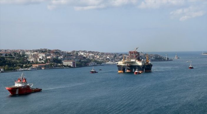 İstanbul Boğazı'nda dev petrol arama platformu