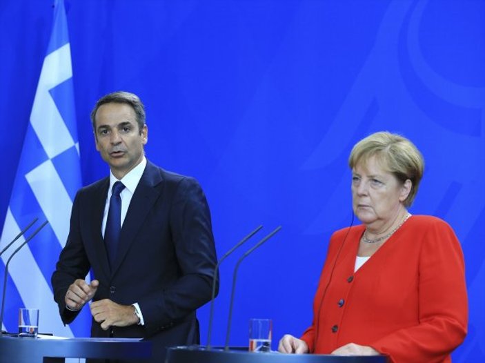 Yunan Başbakan Miçotakis de Merkel'den tazminat istedi