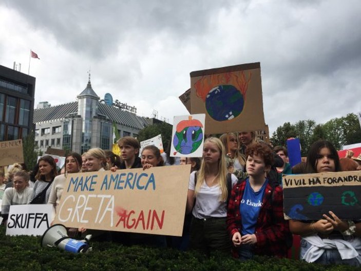 İklim aktivisti Thunberg, BM önünde eylem yaptı