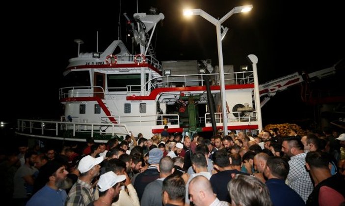 İstanbul Valisi Yerlikaya'dan balıkçılara karşılama