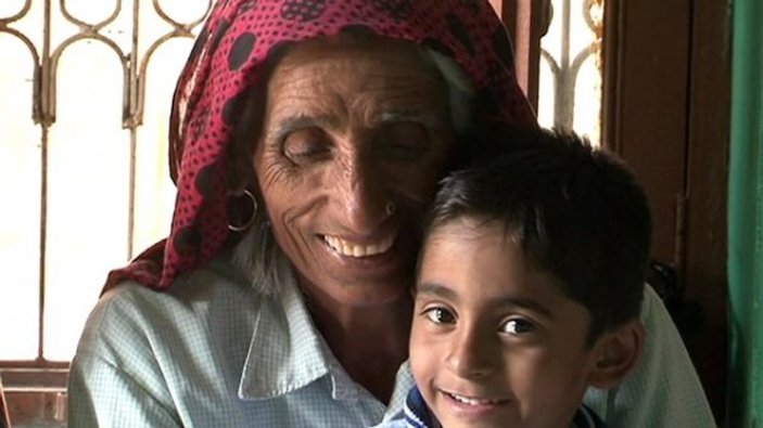 Hindistan'da 73 yaşındaki kadın doğum yaptı