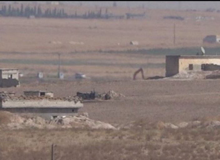 YPG, hendeklerin üzerini kapatmaya başladı