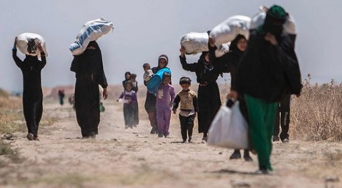 Esad bombaladı, Suriyeliler Türkiye'ye yöneldi