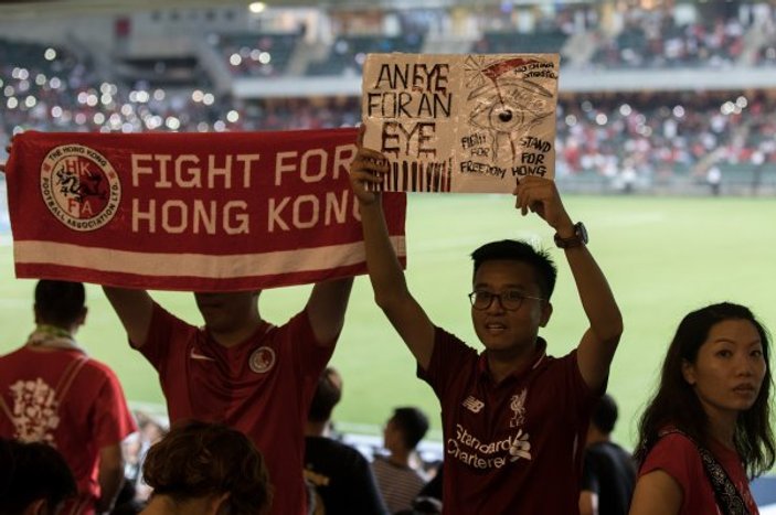 Hong Kong'daki protestolar AVM ve stadyuma sıçradı