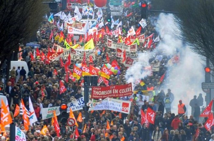 Fransa'da ülke çapında büyük grev hazırlığı