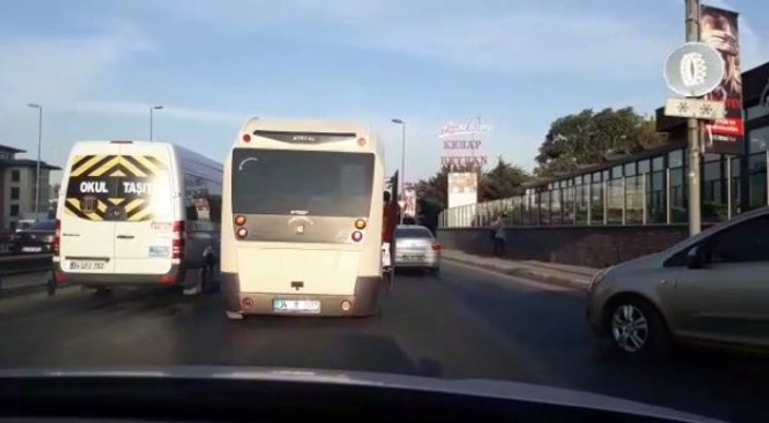İstanbul'da minibüs kapıları açık seyretti