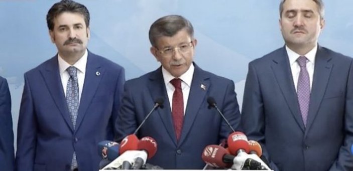 Haber kanalları Davutoğlu'nun istifasını canlı veremedi