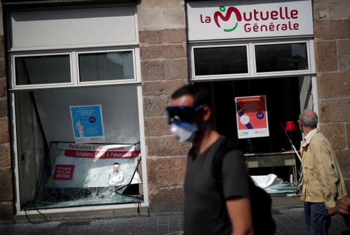 Fransa'da sokaklar yine karıştı