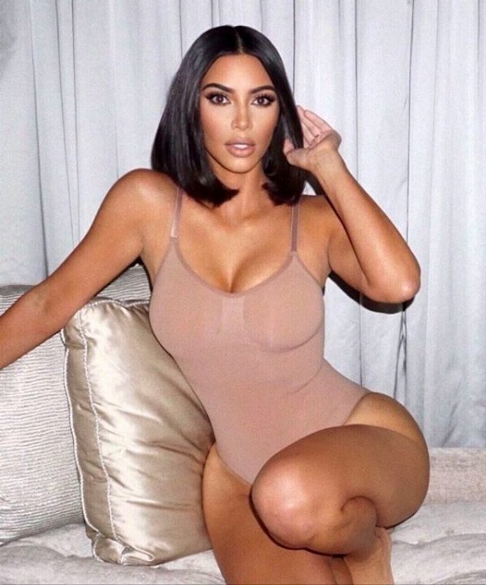 Kim Kardashian korsesini çıkarırken altını ıslattı
