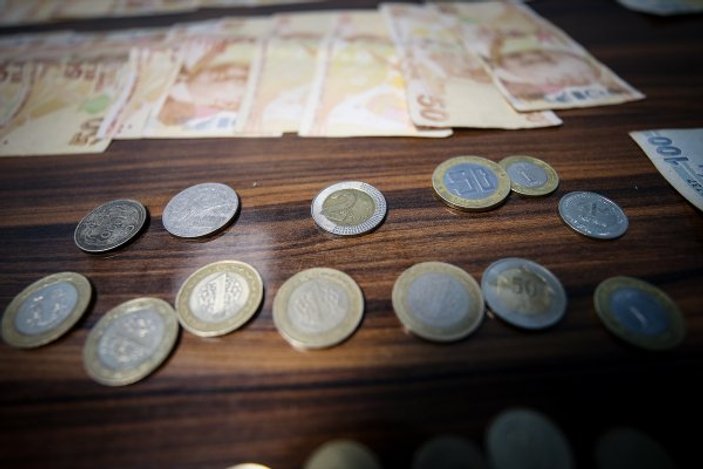 Bursa'da dilencinin üstünden 16 bin lira çıktı