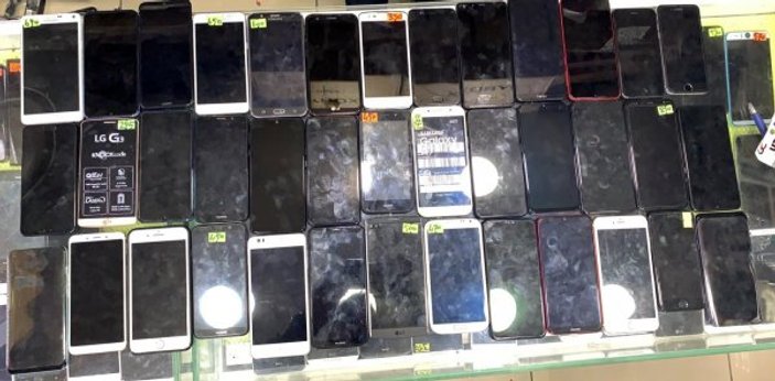 İstanbul'da 300 adet klonlanmış telefon ele geçirildi