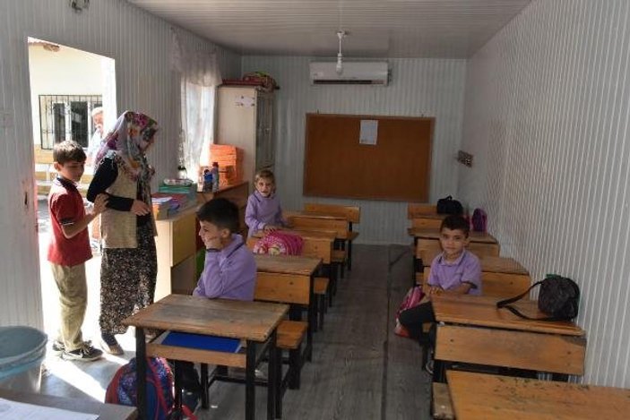 İzmir'de inşaatı bitmeyen okul konteynerde eğitim veriyor