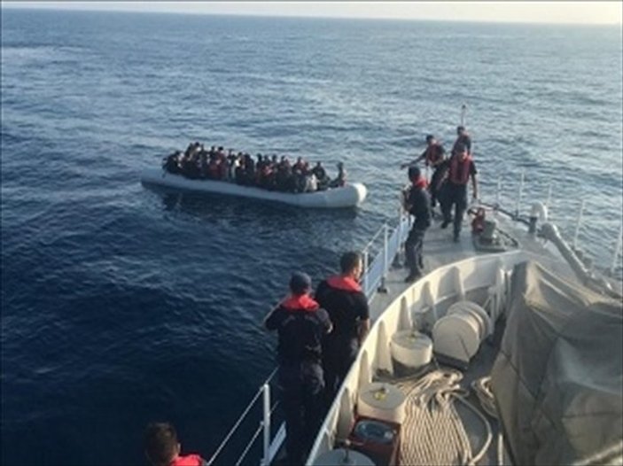 İzmir'de 324 göçmen yakalandı