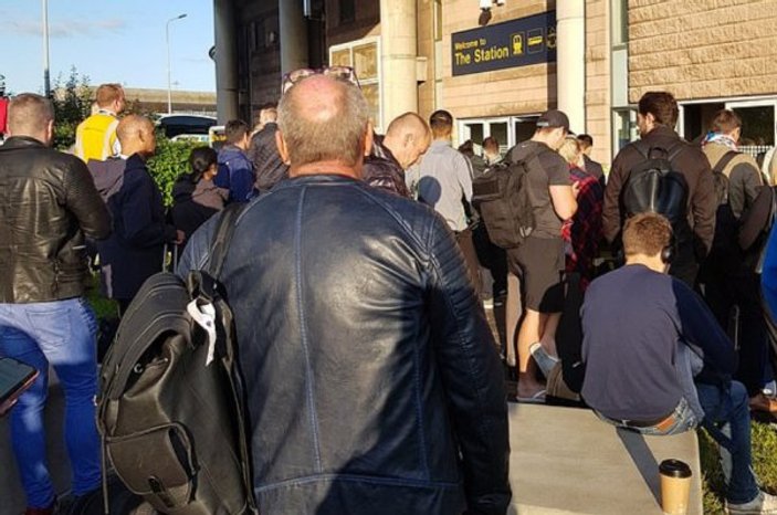 Manchester Havalimanı’nda şüpheli paket alarmı