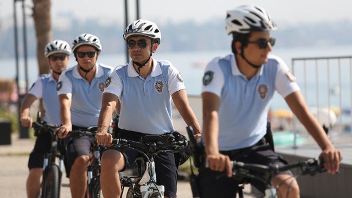 Martı polis timleri, günde 30 kilometre pedal çeviriyor