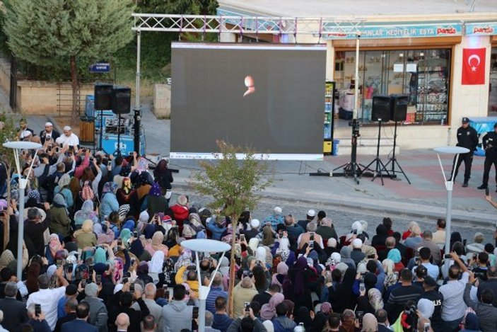 Siirt'te 'ışık hadisesi' için yüzlerce kişi toplandı