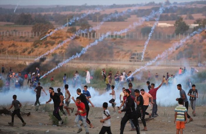 İsrail askerleri Gazze sınırında 63 Filistinliyi yaraladı