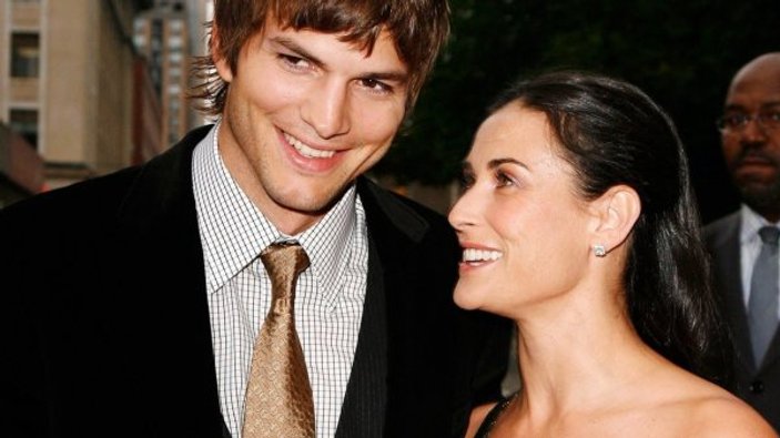 Ashton Kutcher'dan çok eşlilik açıklaması