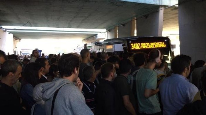 İBB'den metrobüs açıklaması: Arıza yaptı