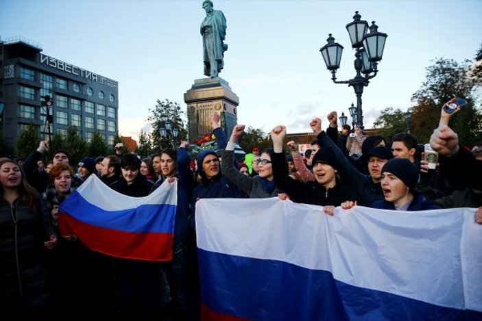 Rusya'da 25 bin kişilik protesto eylemi