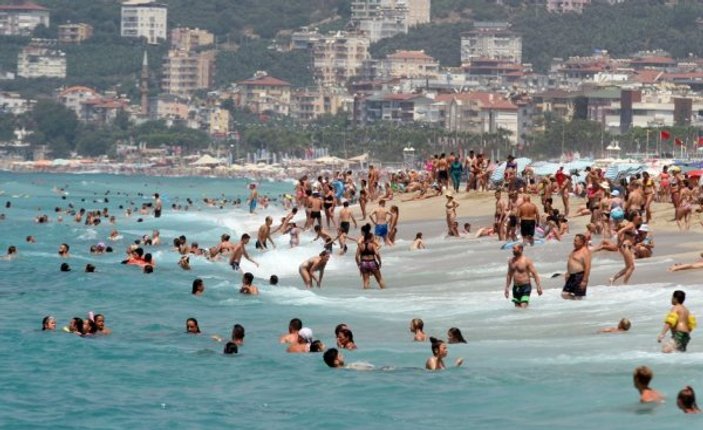 Antalya 9 aylık dönemde 12 milyon turist çekti