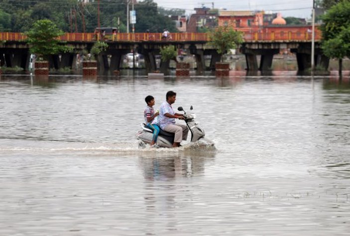 Hindistan'daki sel felaketinde bilanço ağırlaşıyor