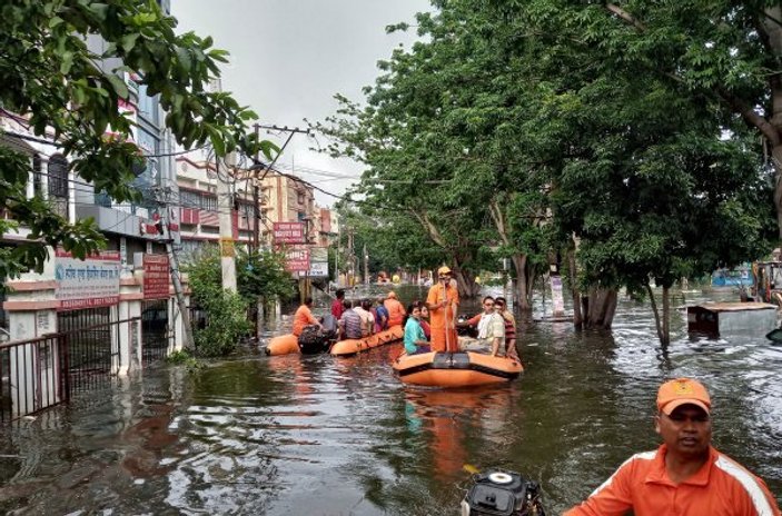 Hindistan'daki sel felaketinde bilanço ağırlaşıyor