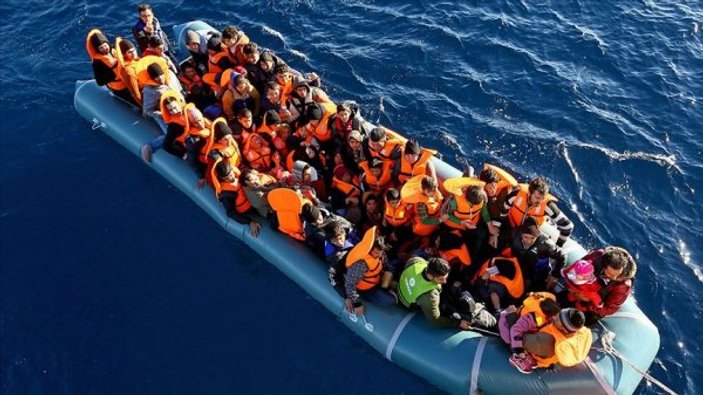Balıkesir'de 60 kaçak göçmen yakalandı