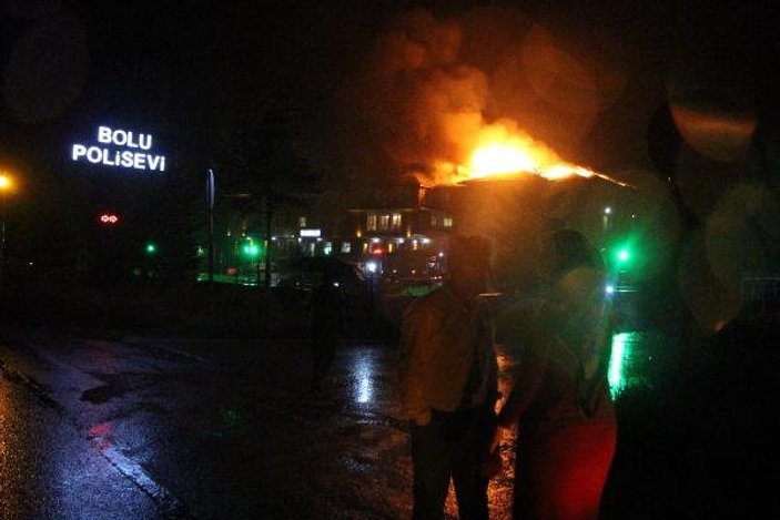 Bolu'da polisevinde yangın