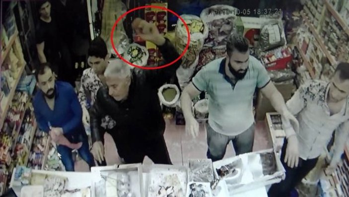Bursa'da veresiye vermeyen marketçi saldırıya uğradı