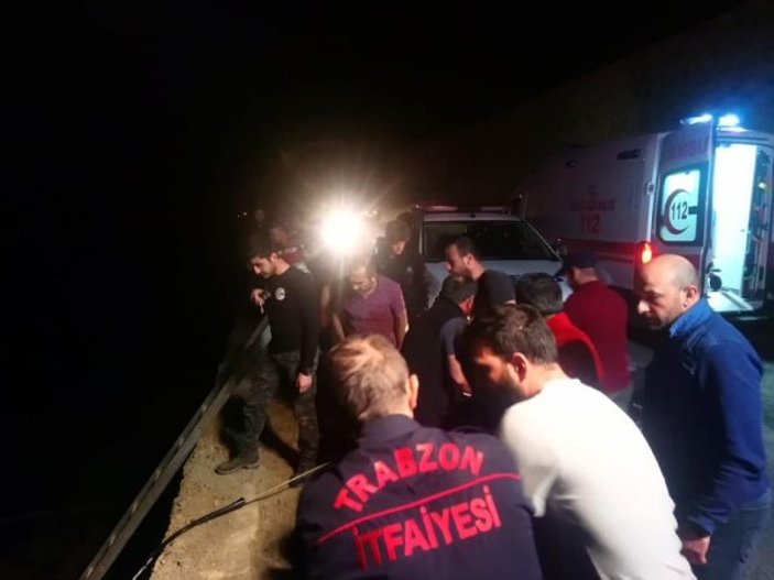 Trabzon'da otomobil dereye yuvarlandı: 1 ölü 2 yaralı