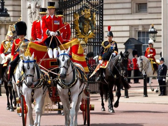 Kraliçe Elizabeth sarayına personel arıyor