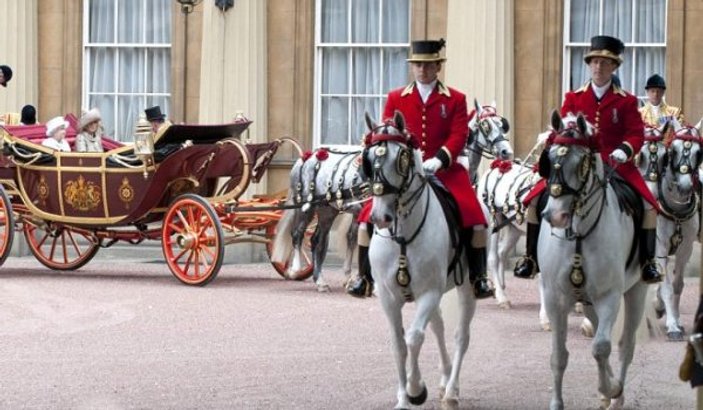 Kraliçe Elizabeth sarayına personel arıyor
