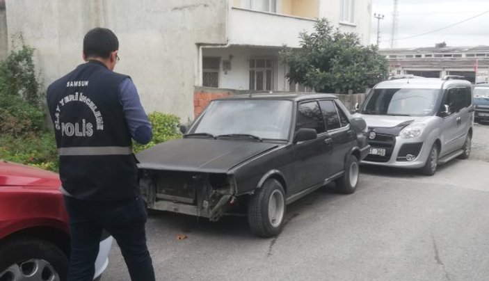Samsun'da park halindeki aracın ses sistemi çalındı