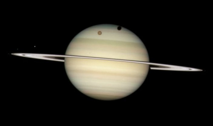 En çok uyduya sahip gezegen unvanı Satürn'de