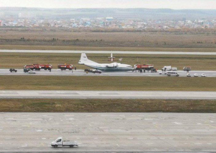 Rusya'da askeri uçak acil iniş yaptı