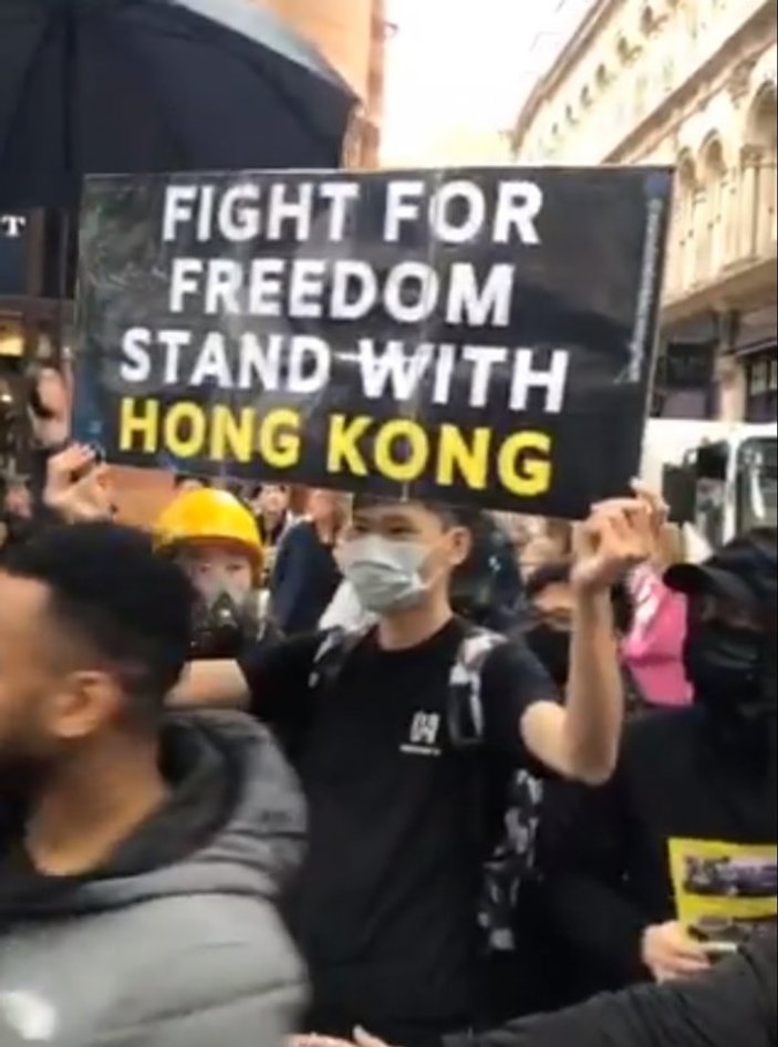 Hong Kong eylemcilerinden YPG'ye destek