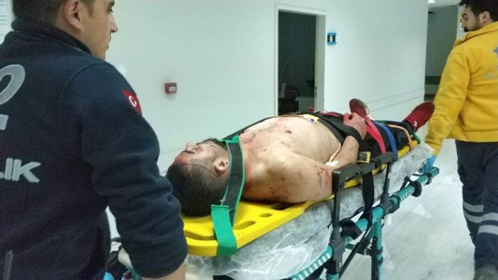 Samsun'da bıçaklı kavga: 1'i ağır 3 yaralı