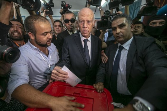 Tunus'un yeni cumhurbaşkanı Anayasa Profesörü Kays Said