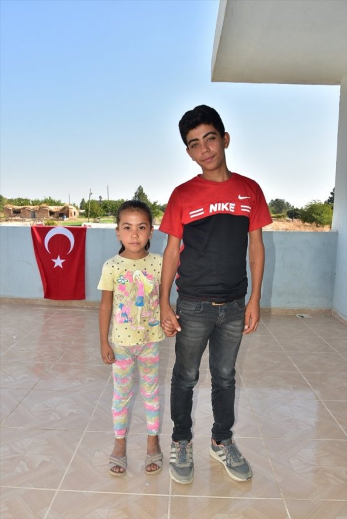 Elif Terim'in ailesinin evi Türk bayraklarıyla donatıldı